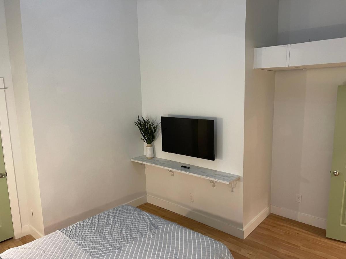 Lou-city Penthouse Suite! Savor Life With Hollyhock * Louisville