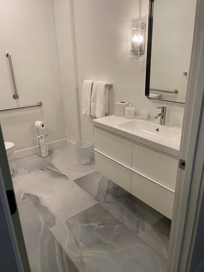Lou-city Penthouse Suite! Savor Life With Hollyhock *
